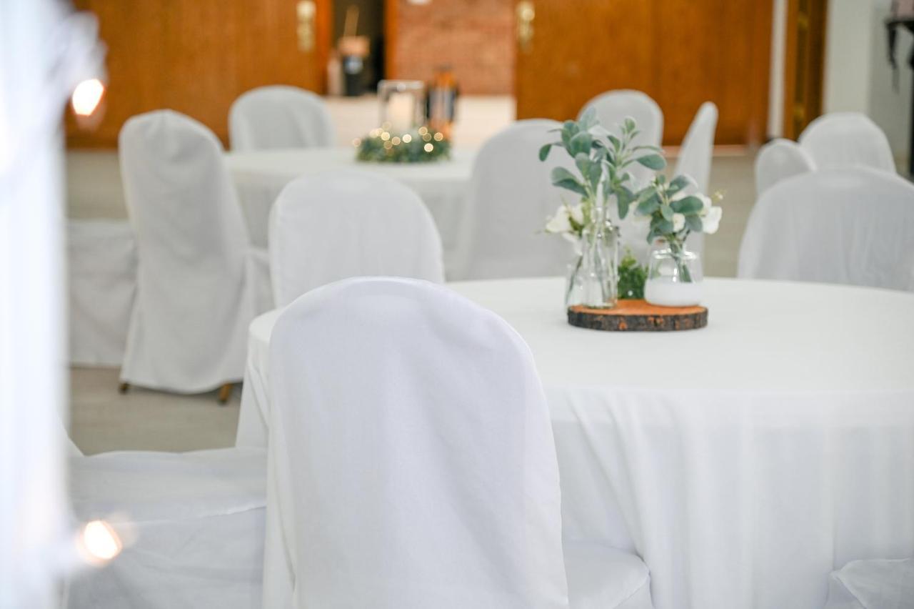 The Hudson Inn Morris Екстер'єр фото