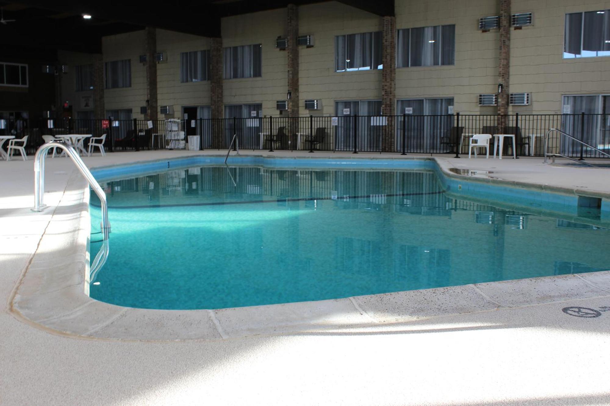 The Hudson Inn Morris Екстер'єр фото