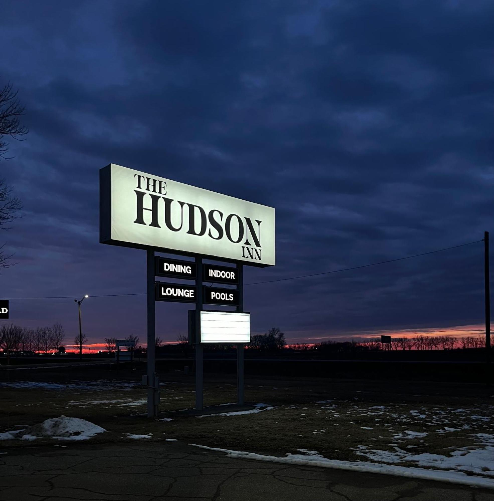The Hudson Inn Morris Екстер'єр фото