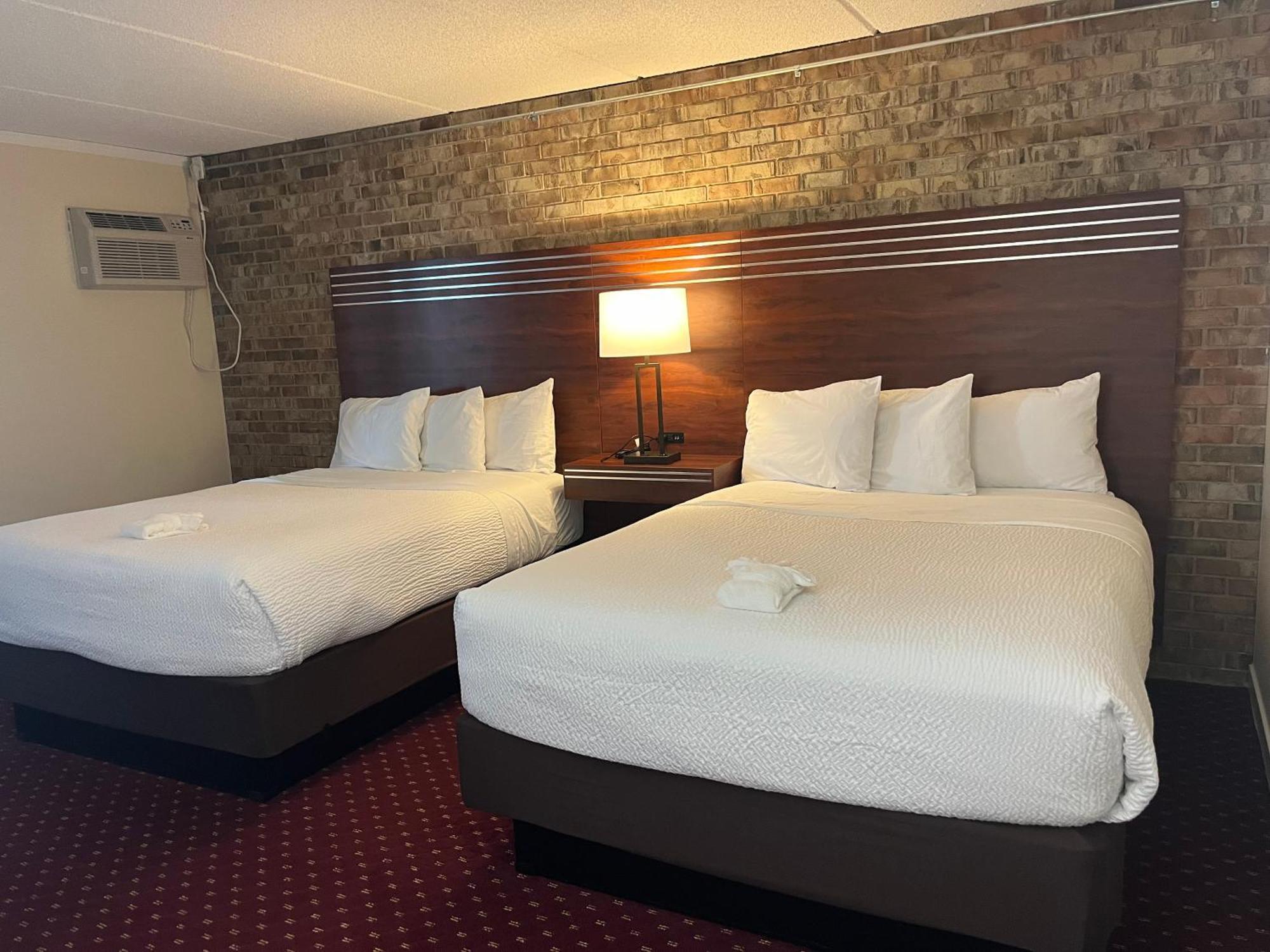 The Hudson Inn Morris Номер фото
