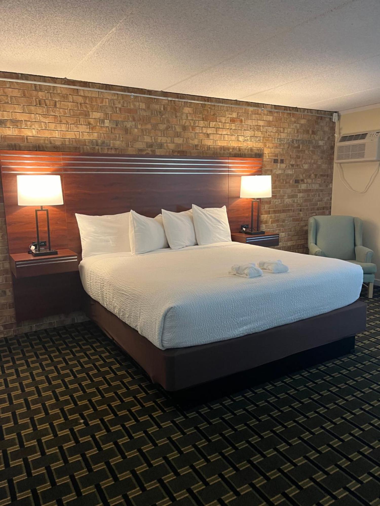 The Hudson Inn Morris Номер фото